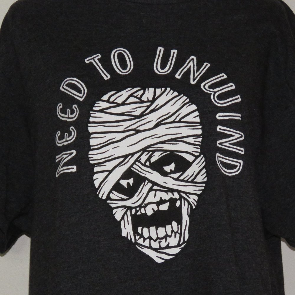 Celebrate Halloween Men's Need to Unwind Mummy Head T-Shirt Size L 42-44 (C328)